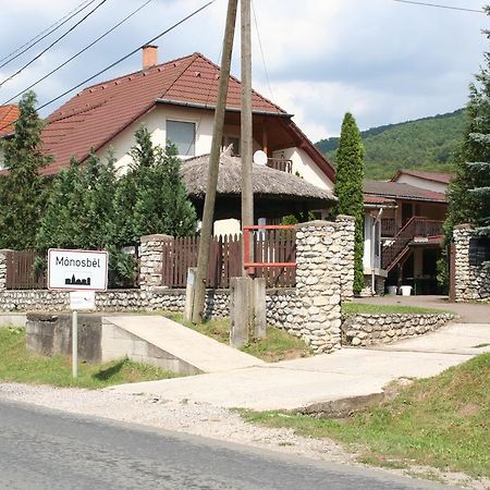 Horváth Vendégház Monosbel Esterno foto