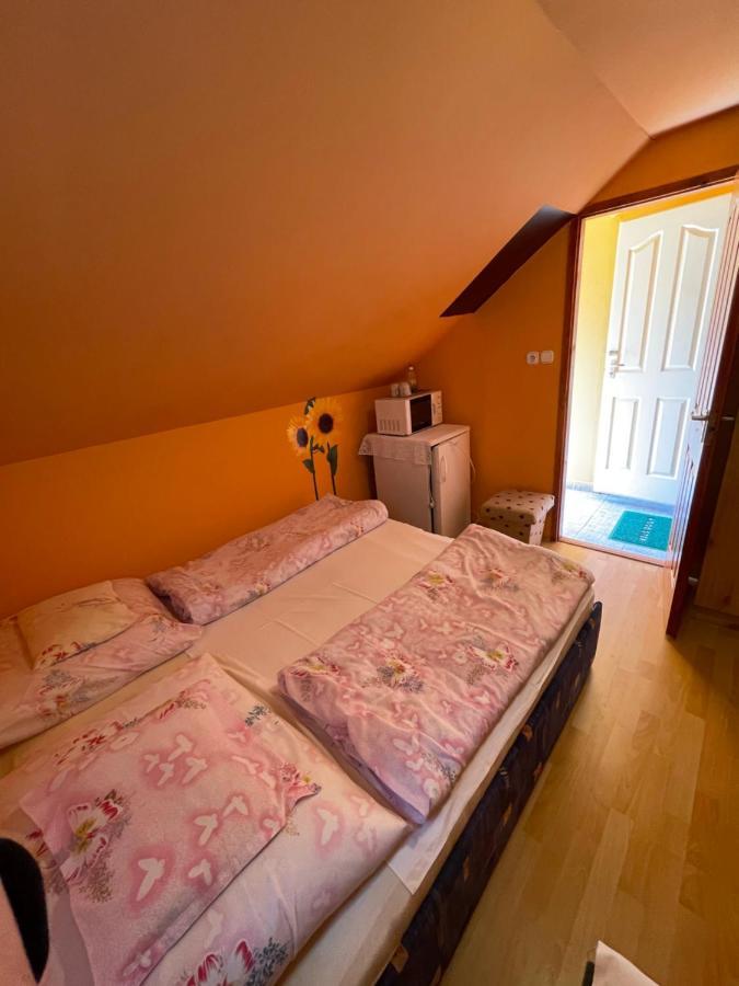 Horváth Vendégház Monosbel Esterno foto