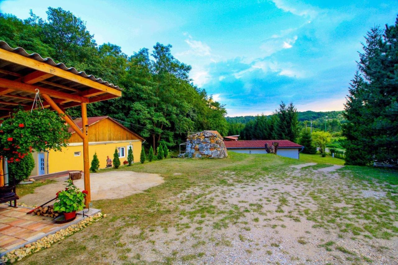 Horváth Vendégház Monosbel Esterno foto