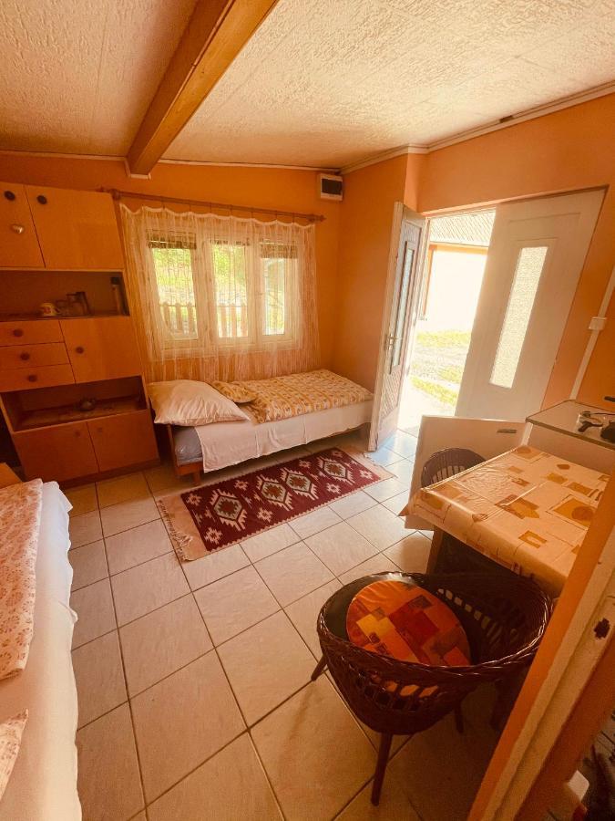 Horváth Vendégház Monosbel Esterno foto