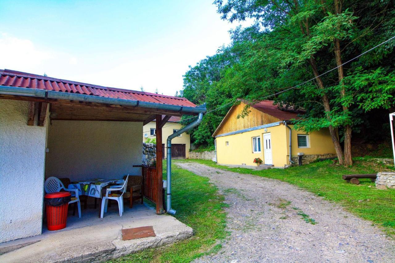 Horváth Vendégház Monosbel Esterno foto