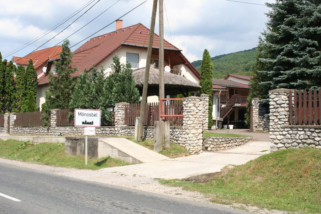 Horváth Vendégház Monosbel Esterno foto